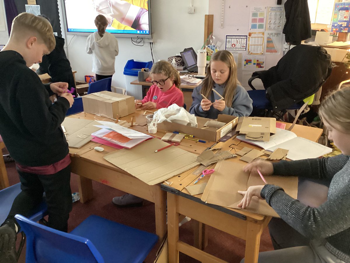 Year 6 are busy creating their structure playgrounds this afternoon, wonder if they will look like our new playground! 🛝