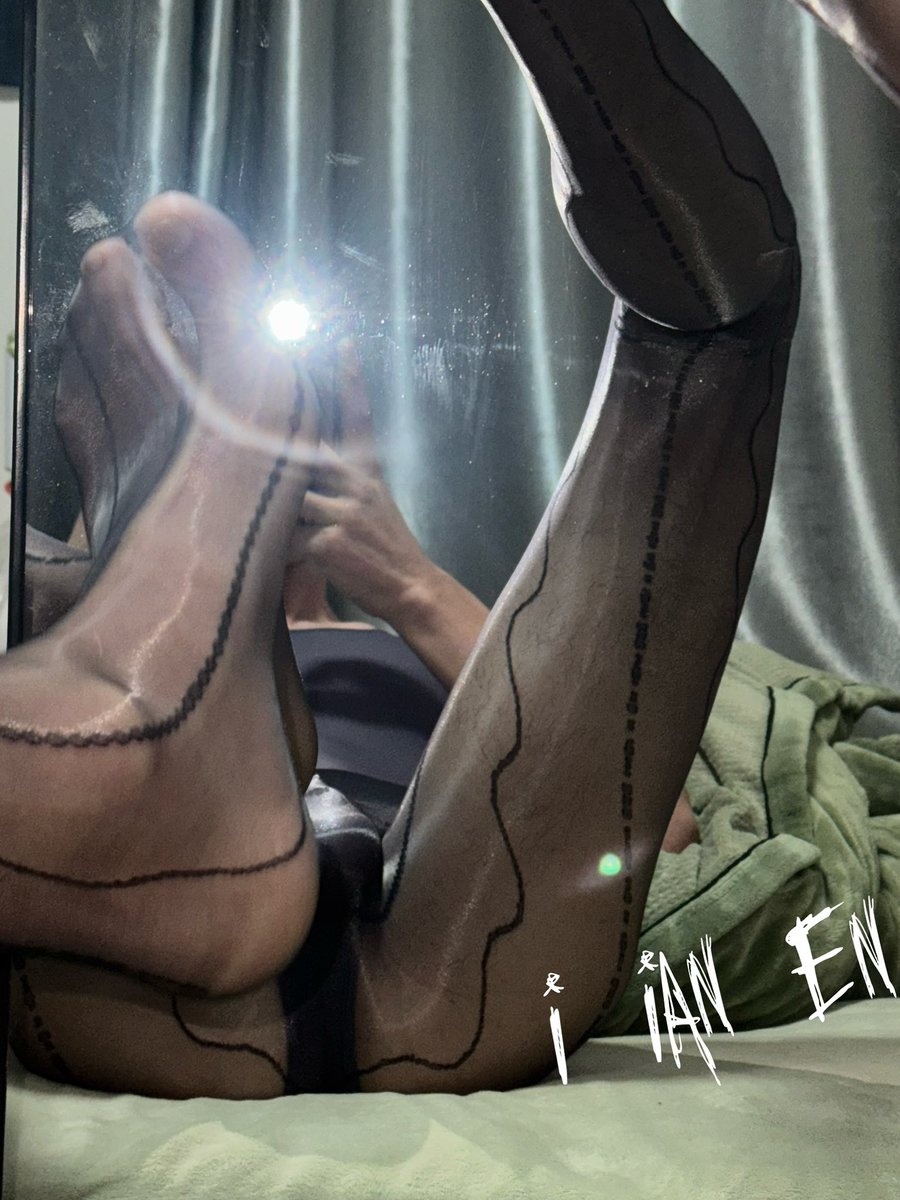 回家后立马脱掉外套 漏出若隐若现的🔒屌 这次又憋了蛮久的🥵涨涨嘟 来个骚🐶让野爹解锁爆炒🔥泄火！
锁🔒来自商家➡️<a href="/YX8678461651490/">Surgewhisper汐潮</a>