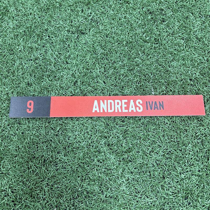 RBNYHelp's tweet image. 🎁12 Days of M+🎁

Day 5: 
- Adidas Mini Backpack
- #80 Team Issued Training Shirt (S)
- Ivan Nameplate
- Playing Cards

Link: newyorkredbullsmembers.com/login