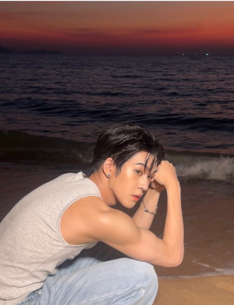 Auautnp's tweet photo. Sunset in pattaya🌅 #auautnp https://t.co/vWAUZbu1JK