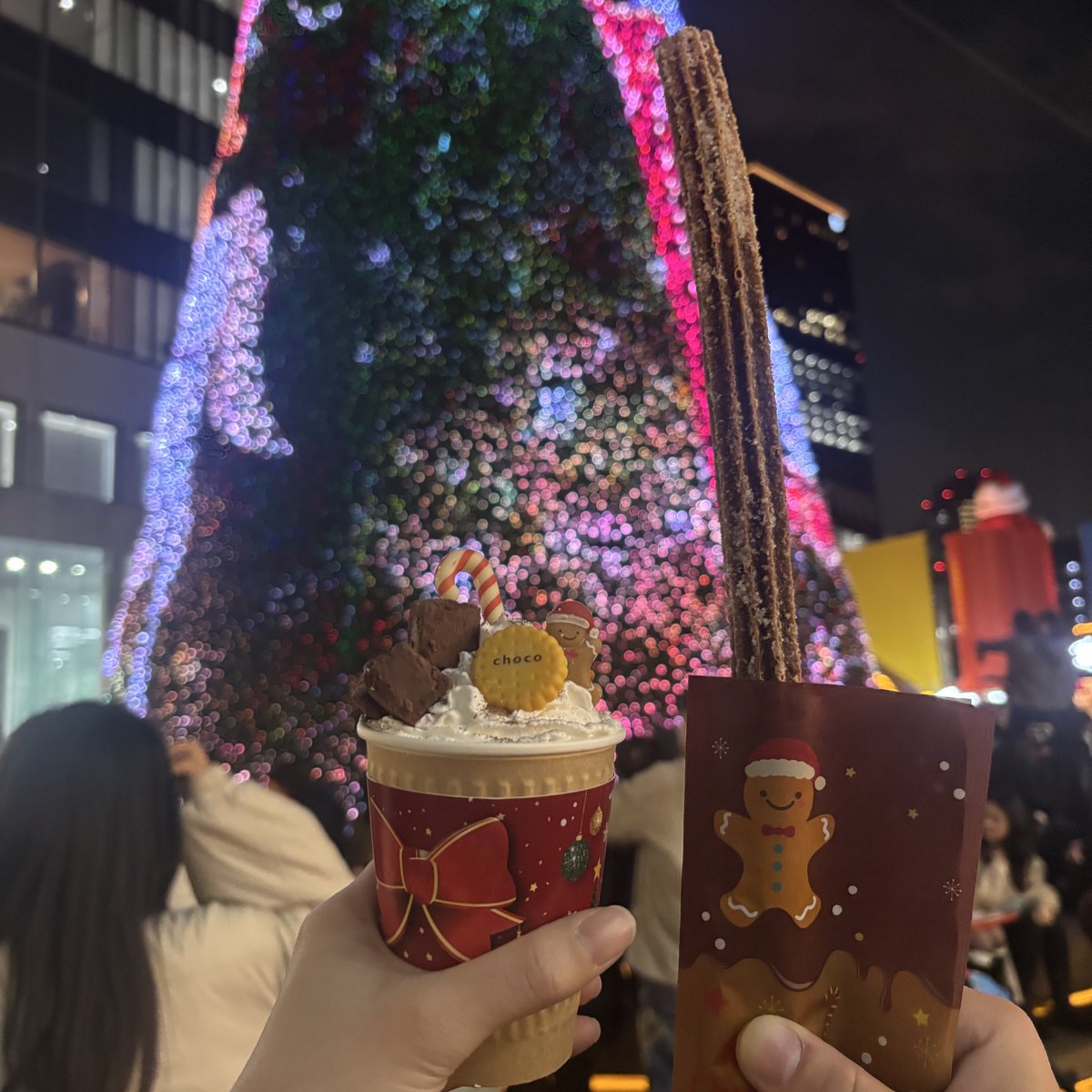 __y__m17's tweet photo. クリスマスマーケット🎄🎅🏻🌟
12月のやりたいことの1つ達成できた〜

#日常垢
#日常垢さんとつながりたい https://t.co/LJk4LJ5hmc