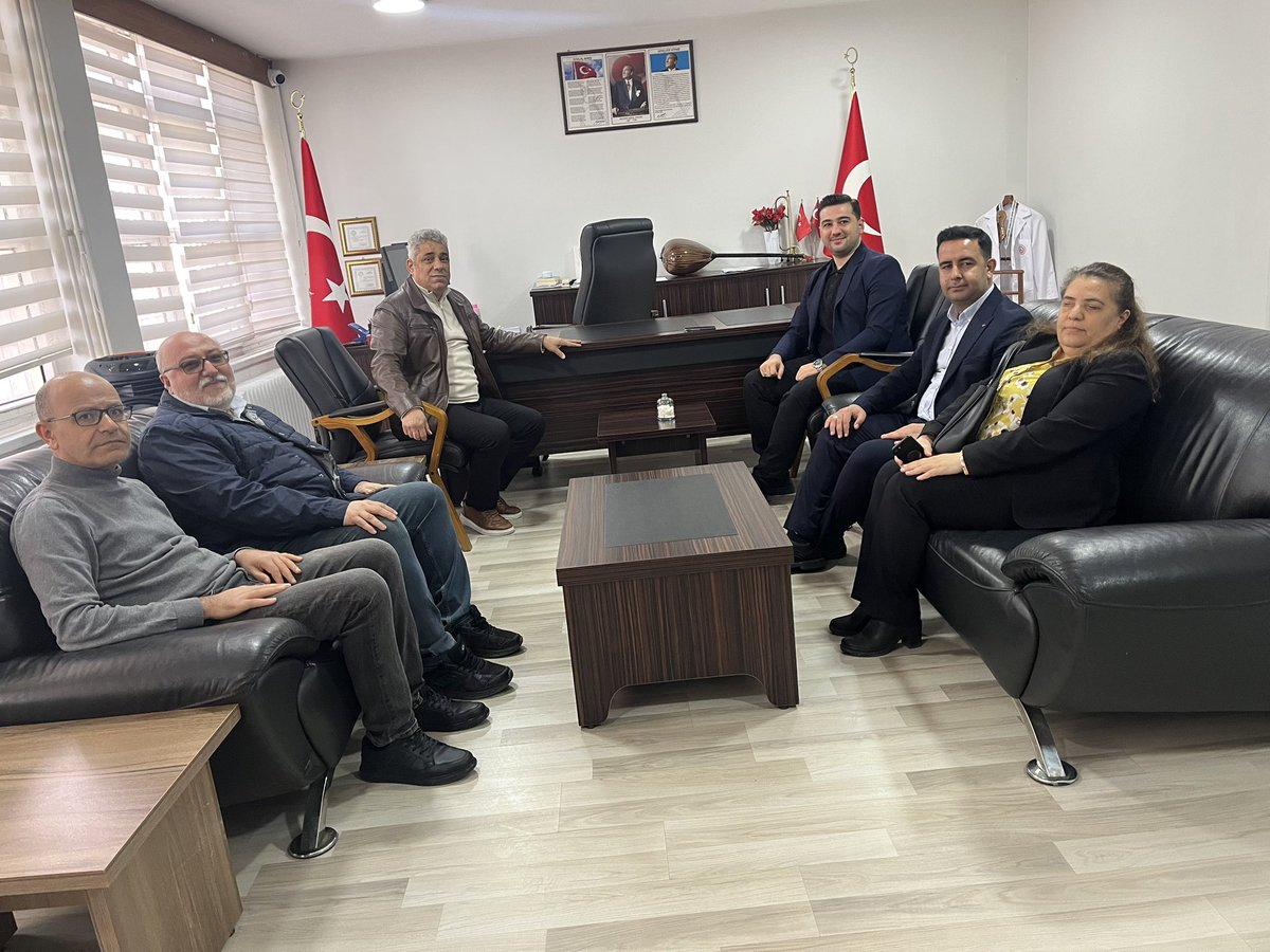 Ak Parti Gaziantep Milletvekili sayın Av. Mesut Bozatlı okulumuzu ziyaret ederek öğrencilerimizle bir araya geldiler. Söz konusu ziyarette öğrencilerimize çeşitli hediyeler veren sayın vekilimize okulumuz ve öğrencilerimiz adına çok teşekkür ederiz.