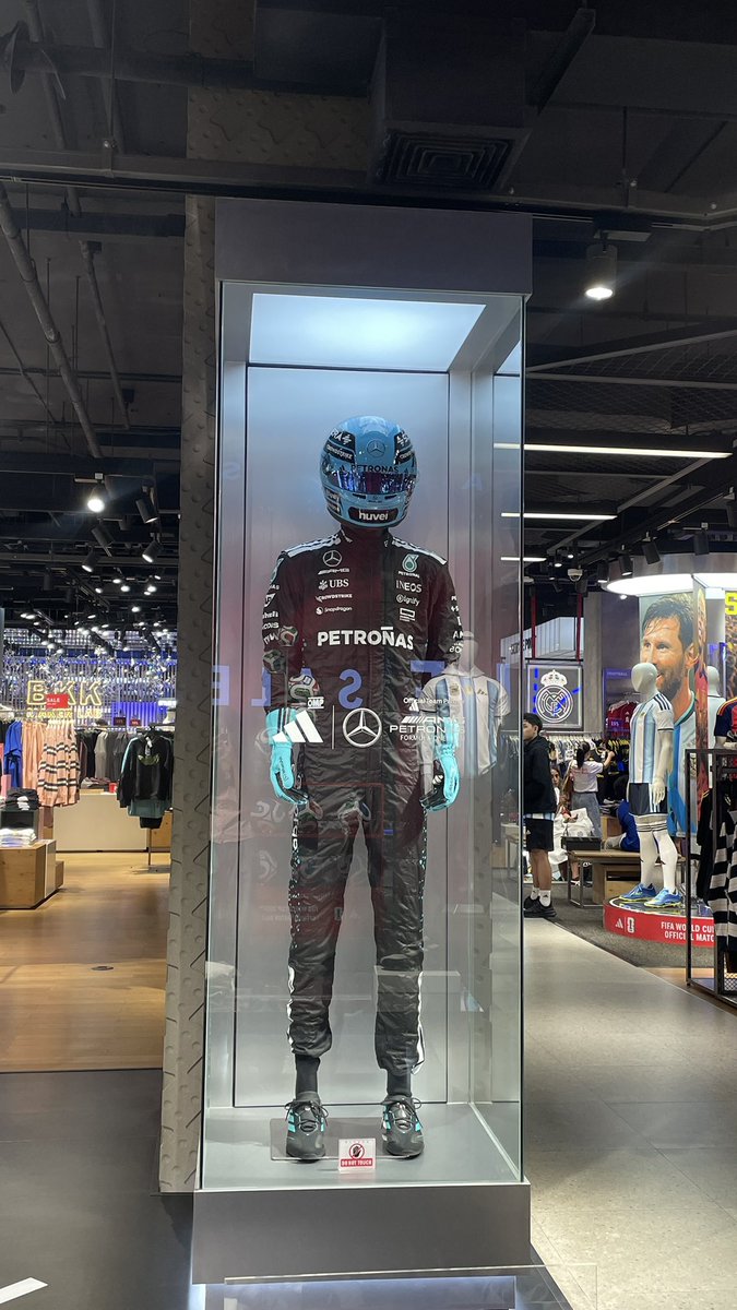 หุ่นไล่กาไม่กางแขน ก็เพราะแฟนไม่กลับมา