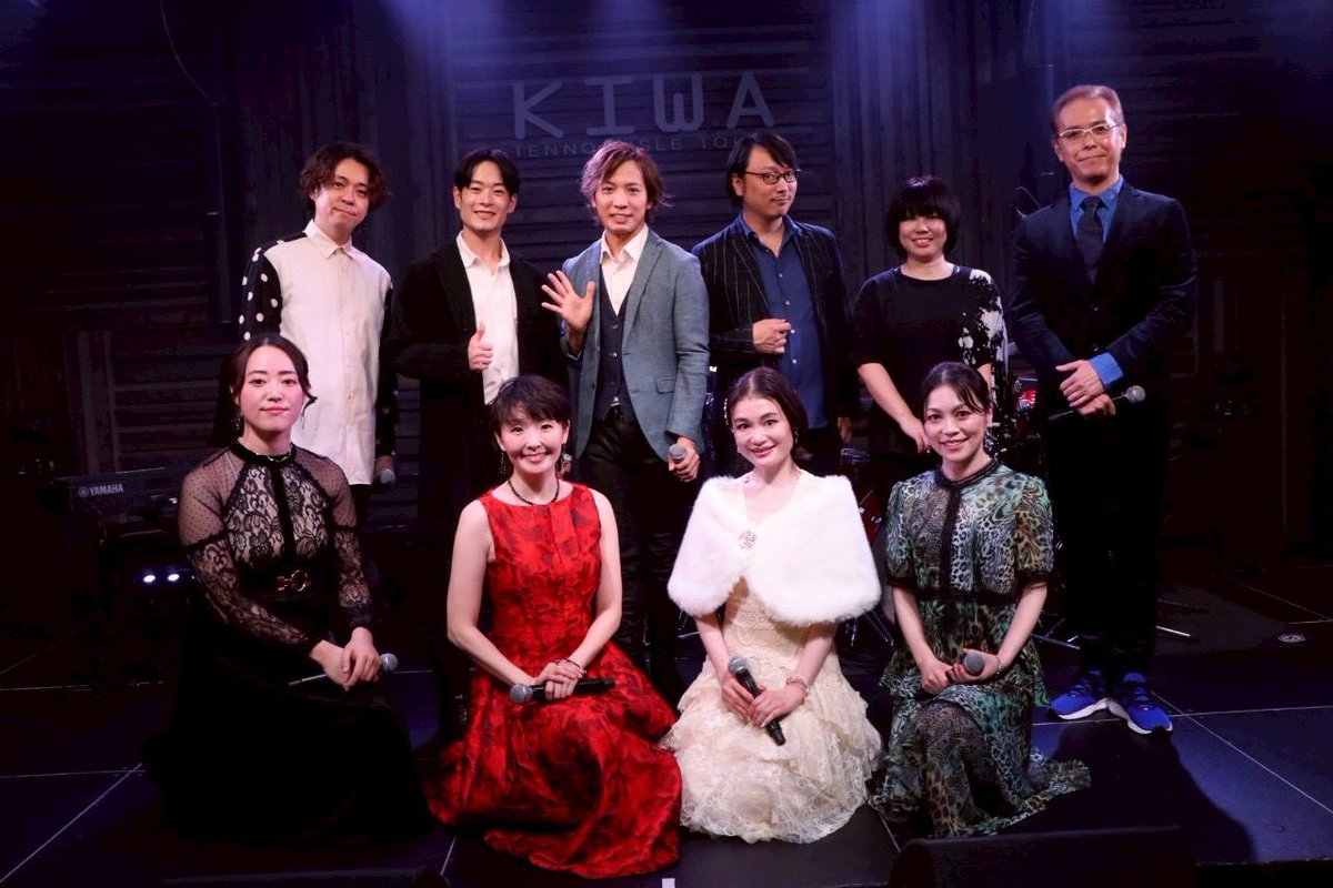 miyu_a1229's tweet photo. 【Concerto Musical Live】
集合写真です📷✨Photo by Shiho
@SHIHO_1119

あー、楽しかったなぁ✨
まさに魔法！まさに夢！！そんなひとときでした✨

たくさんの応援を本当にありがとうございました❤️

また黄泉の世界へ戻ります💙

#ConcertoMusicalLive #彩橋みゆ https://t.co/8nZUSIDahl