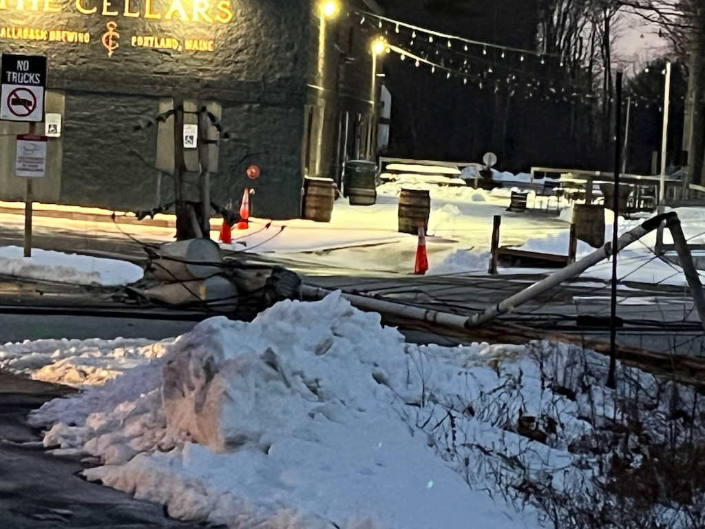 A very chilly good morning to you all - we wanted to let our customers know that this morning a telephone pole came down in front of our office, leaving us in the dark - as well as our phone systems. We expect the service to be restored by 12 o'clock today.