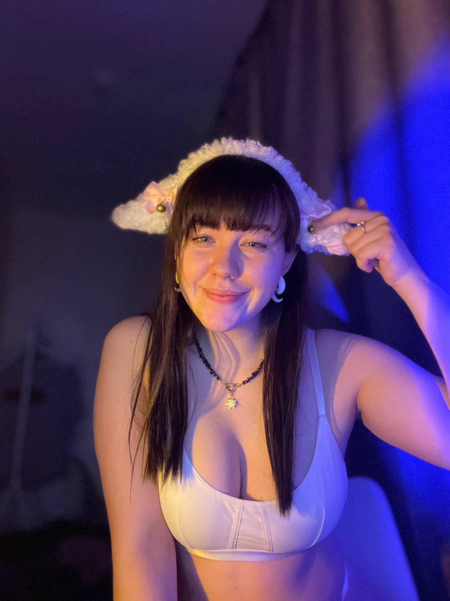 Emily tweet media