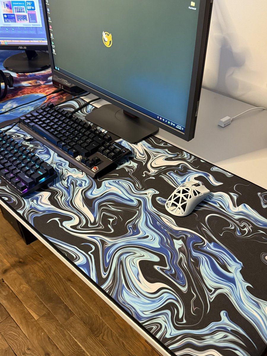 Masterclass le nouveau tapis de souris d’<a href="/EMXXRR/">EMXXRR</a> allez l’acheter la famille