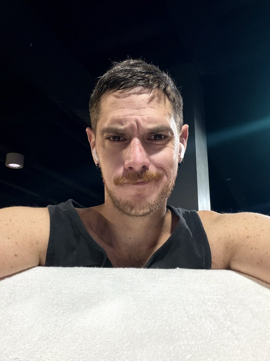 hot physio tweet media