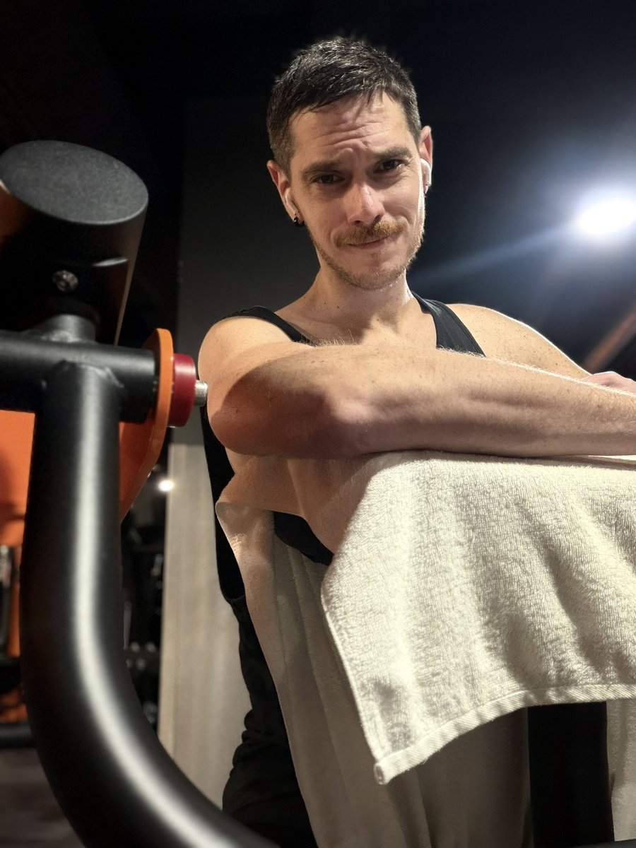 hot physio tweet media