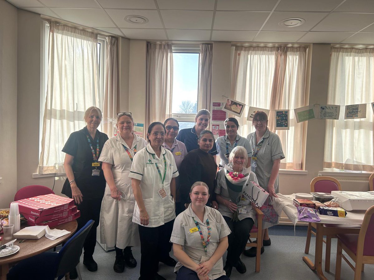 AmyTarry91's tweet photo. Happy Retirement Linda! Enjoy every second, you will be so missed by everyone in Elective Ortho ❤️  27 years in the NHS, such an amazing achievement! https://t.co/WgCb9lXCgh