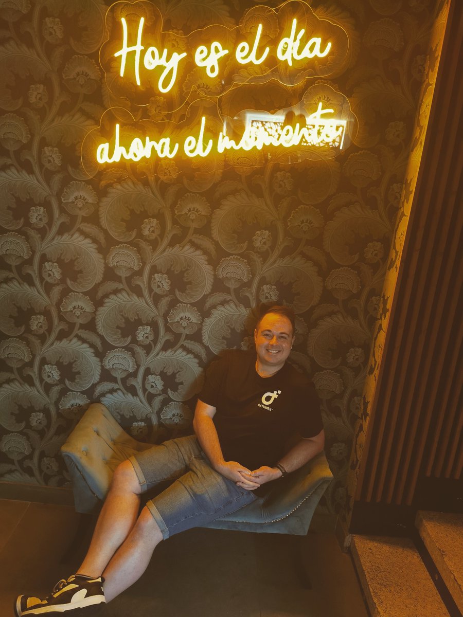 Founders carry more than they realize.

Take a moment today to set something down so you can pick up momentum next week.

Hoy es el día, ahora es el momento.

#Founders #StartupLife #Leadership #Productivity #MentalHealth #Inspiration