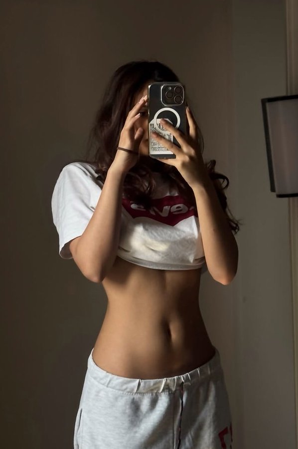 G7aQFs5b0AYLlfP?format=jpg&name=900x900