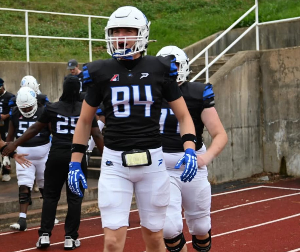 After a great conversation with <a href="/CoachCutshaw/">Roy Cutshaw Jr</a> I’m blessed to receive an offer from <a href="/CSCwildcatsFB/">Culver Football</a>! 
<a href="/NGVikingsFB/">Northgate Football</a> <a href="/ngfbrecruits/">Northgate Football Recruits</a> <a href="/kwhit4/">KW</a> <a href="/Coach_OBrien/">Matthew O'Brien</a> <a href="/Coach_Ogletree/">Alexander Ogletree</a> <a href="/CoachLonas/">Zach Lonas, CSCS</a> <a href="/CoachReg28/">Coach Reggie Wimberly</a> <a href="/RecruitGeorgia/">Recruit Georgia</a> <a href="/n_parrott478/">Nicholas Parrott</a>