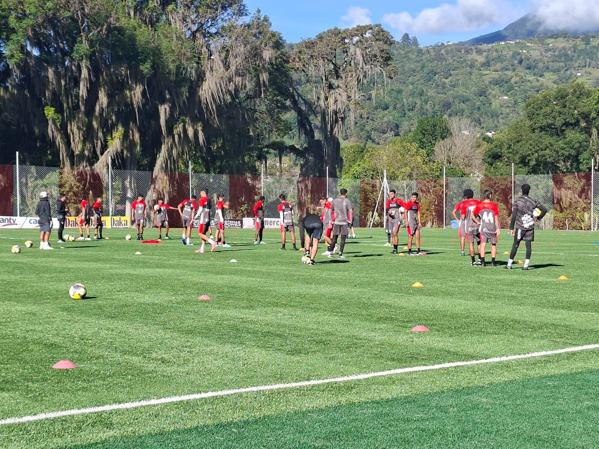 TIEMPO DE FÚTBOL tweet media