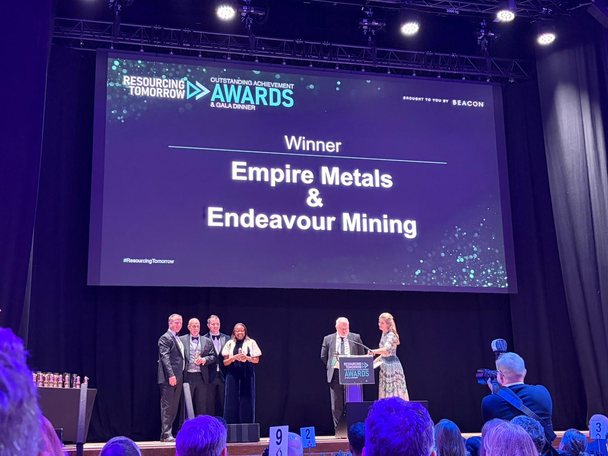 Empiremetalsltd's tweet image. Honoured to win the “Exploration Discovery of the Year Award” at @ResourcingTomo, recognising major breakthroughs at our Pitfield titanium project in WA.
Huge thanks to the team for their outstanding work 👏

#EEE