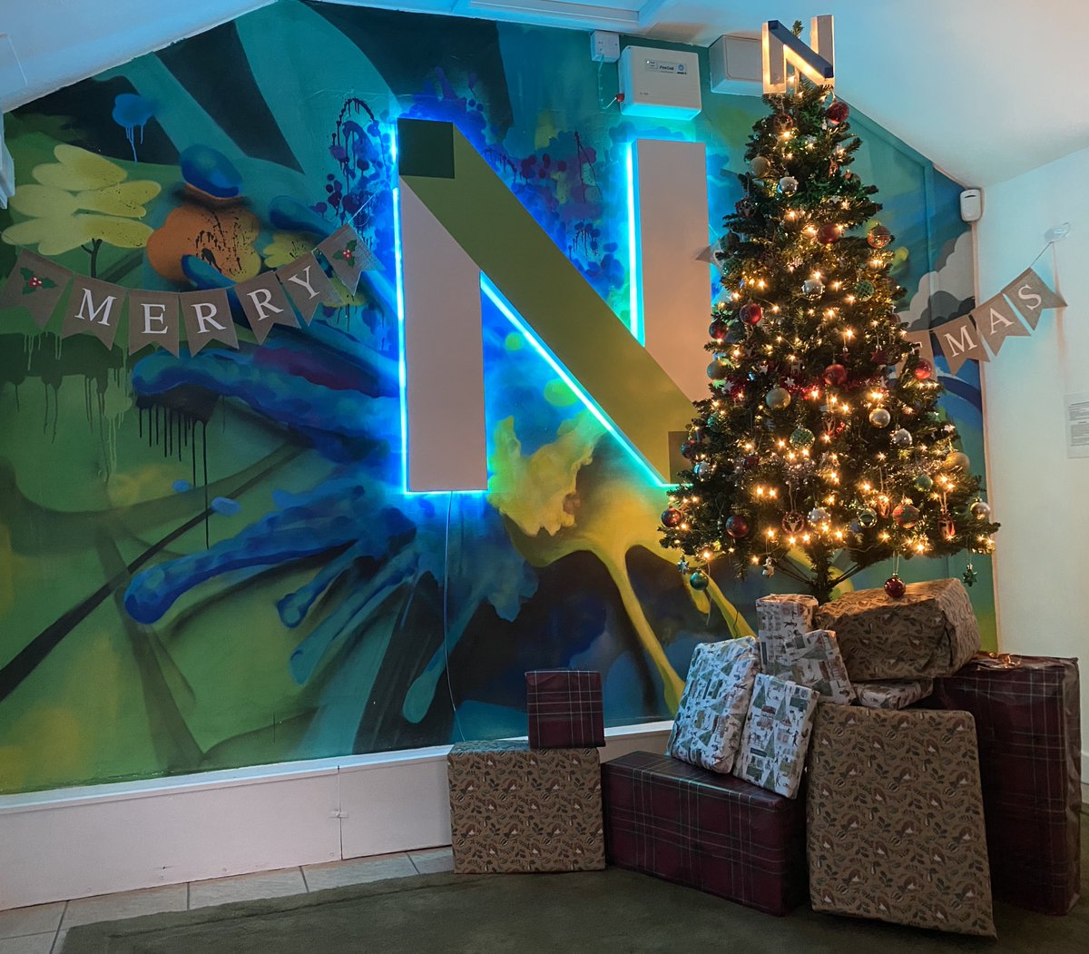 🎄✨ Christmas has arrived at Neptune Shipping! Our reception is looking extra festive with a decorated tree topped by our glowing logo 🌟

Thank you for trusting us this year, here’s to a successful 2026!

#NeptuneShipping #Christmas2025