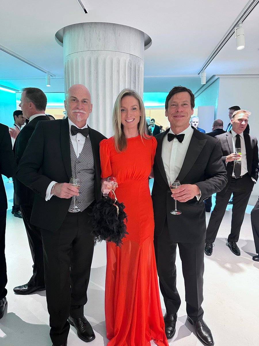 Empiremetalsltd's tweet image. Honoured to win the “Exploration Discovery of the Year Award” at @ResourcingTomo, recognising major breakthroughs at our Pitfield titanium project in WA.
Huge thanks to the team for their outstanding work 👏

#EEE