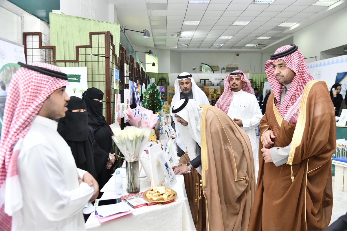 #تغطية | تحت رعاية صاحب السمو الملكي الأمير الدكتور حسام بن سعود بن عبدالعزيز أمير #منطقة_الباحة ، وبحضور سعادة وكيل الإمارة للشؤون التنموية المهندس جديع بن حزام القحطاني ، شاركت #جامعة_الباحة ممثلة بوحدة ذوي الإعاقة بعمادة شؤون الطلاب في فعاليات