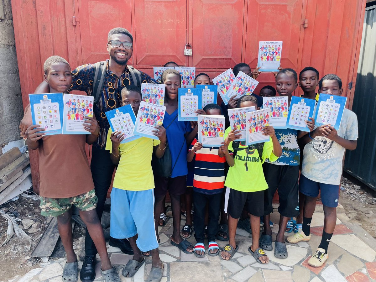 I passed through Lartebiokorshie today to link up with my Catch Them Young GPL superfans the same amazing kids who helped me shoot the 2025/26 GPL promo. 🔥

I surprised them with special GPL exercise books 📚featuring all 18 club logos and a star player from each team.