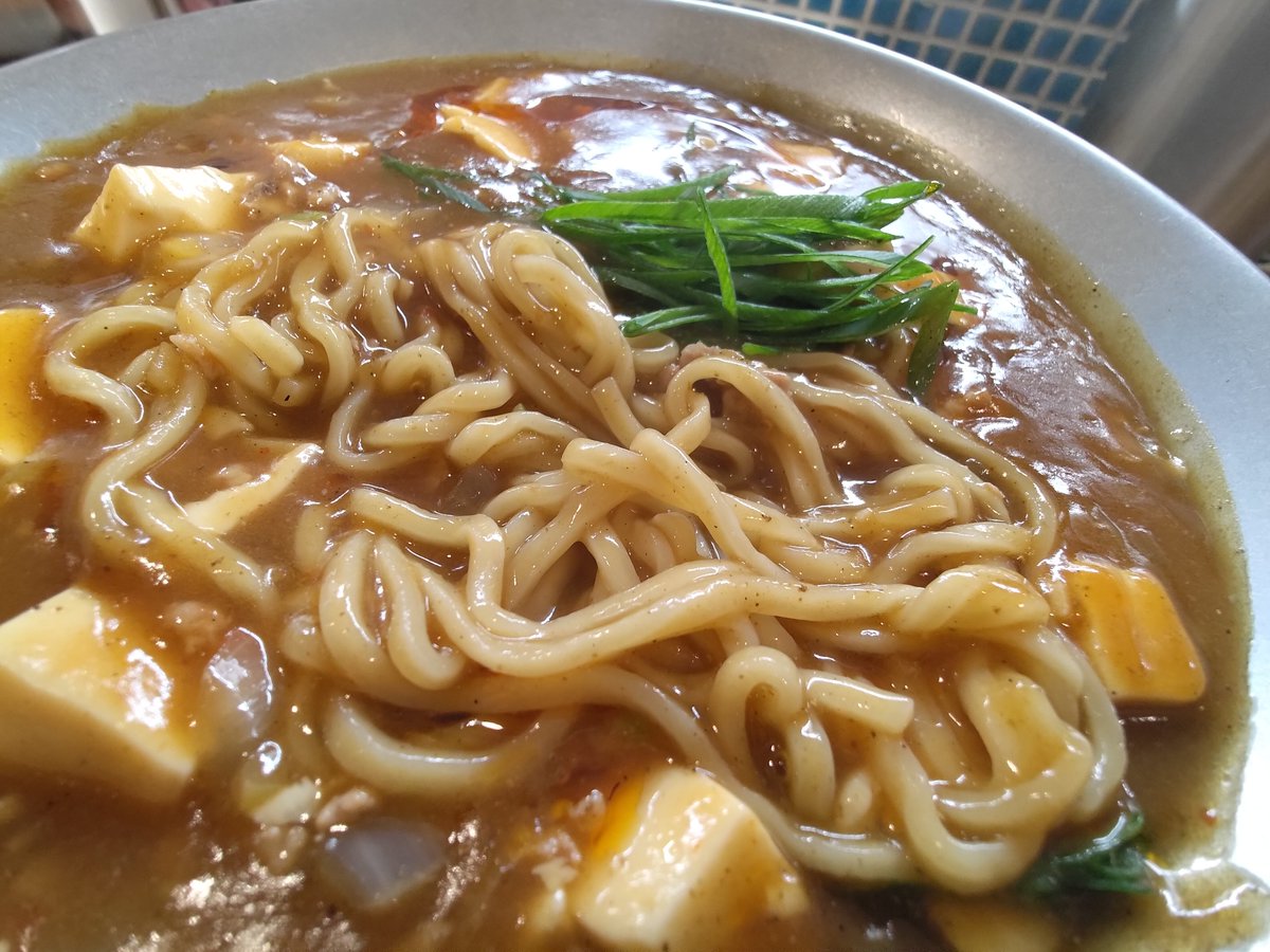 ハレ＆ケ@市ケ谷（千代田区）で「カレー麻婆麺」を注文。2回目の訪問