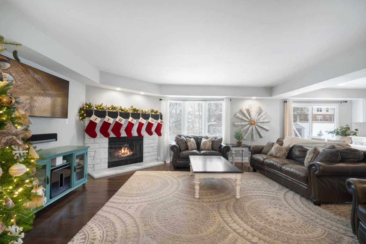 MarciniakTeam's tweet image. 𝟒𝟗𝟐𝟖 𝐖 𝐄𝐕𝐄𝐑𝐆𝐑𝐄𝐄𝐍 𝐒𝐓 𝐅𝐑𝐀𝐍𝐊𝐋𝐈𝐍, 𝐖𝐈 𝟓𝟑𝟏𝟑𝟐
𝐎𝐏𝐄𝐍 𝐇𝐎𝐔𝐒𝐄 𝐒𝐀𝐓𝐔𝐑𝐃𝐀𝐘 𝟏𝟐/𝟔 𝟏𝟐𝐍𝐎𝐎𝐍 - 𝟐𝐏𝐌 𝐇𝐎𝐒𝐓𝐄𝐃 𝐁𝐘 Ryan Marciniak
Contemporarily updated Colonial in prime Franklin location!