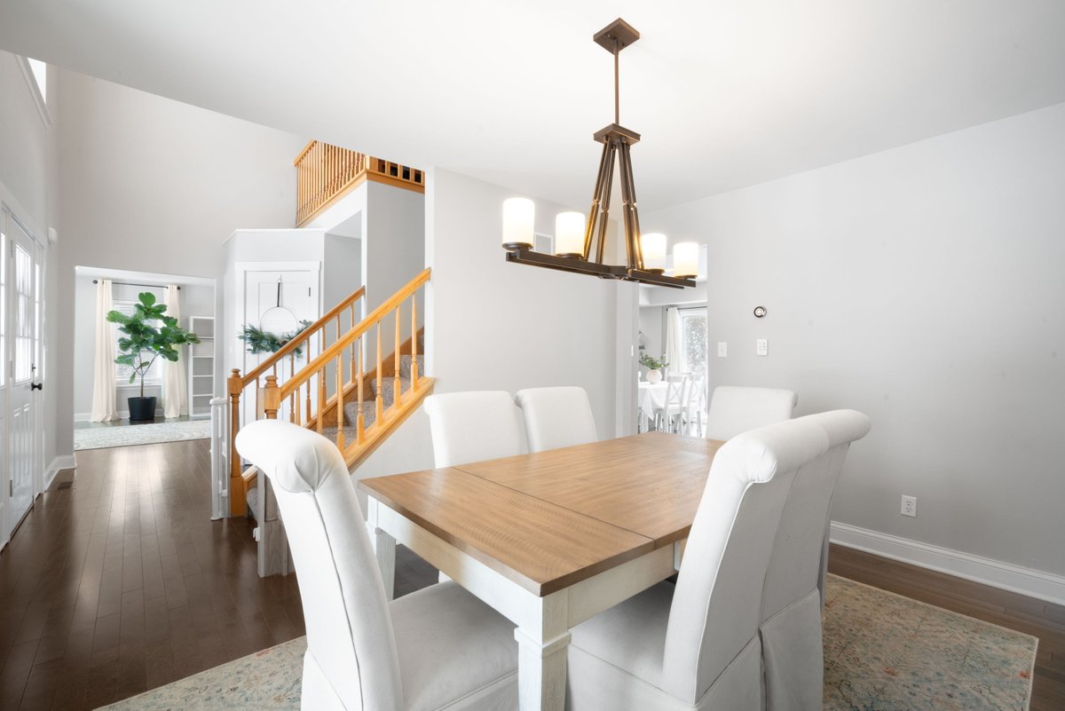 MarciniakTeam's tweet image. 𝟒𝟗𝟐𝟖 𝐖 𝐄𝐕𝐄𝐑𝐆𝐑𝐄𝐄𝐍 𝐒𝐓 𝐅𝐑𝐀𝐍𝐊𝐋𝐈𝐍, 𝐖𝐈 𝟓𝟑𝟏𝟑𝟐
𝐎𝐏𝐄𝐍 𝐇𝐎𝐔𝐒𝐄 𝐒𝐀𝐓𝐔𝐑𝐃𝐀𝐘 𝟏𝟐/𝟔 𝟏𝟐𝐍𝐎𝐎𝐍 - 𝟐𝐏𝐌 𝐇𝐎𝐒𝐓𝐄𝐃 𝐁𝐘 Ryan Marciniak
Contemporarily updated Colonial in prime Franklin location!