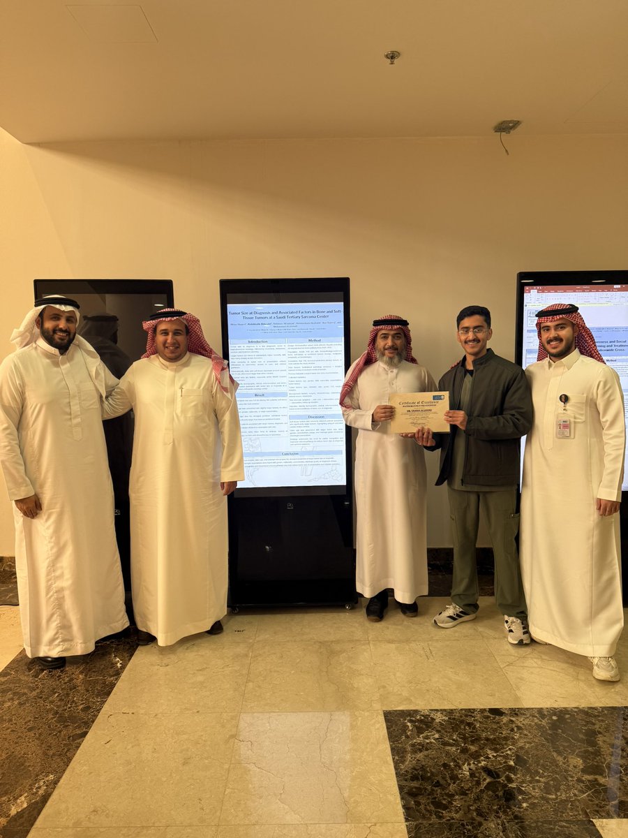 تشرفت بمشاركتي وتقديمي لبحثنا العلمي في يوم أبحاث جراحة العظام الخامس بجامعة الملك سعود، وفخور بحصولي على المركز الأول كأفضل ملصق بحثي. 🥇

جزيل الشكر للدكتور <a href="/alsanawi/">د.هشام عبدالعزيز الصنعاوي</a> وللفريق البحثي الرائع على دعمهم المتواصل.