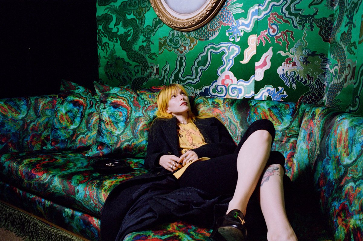 paramorebrasil's tweet image. Nova foto de Hayley, por Zachary Gray 📷