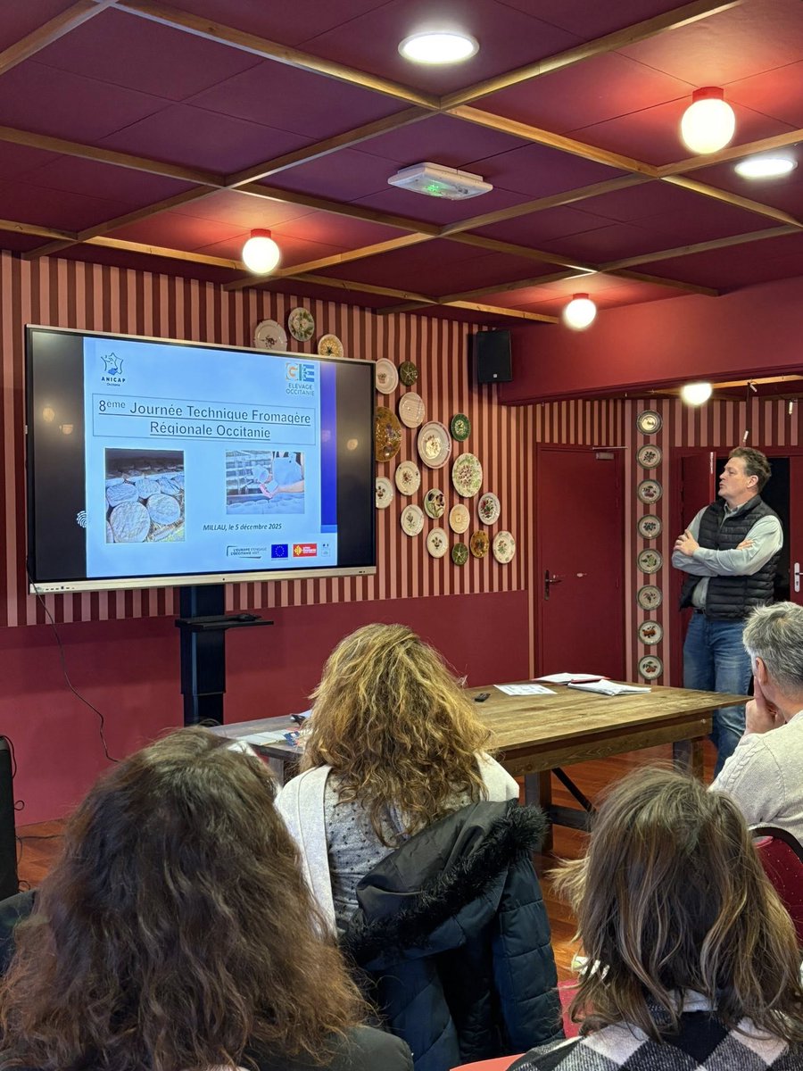 La FNEC est présente à la #journéetechniquefromagère régionale d’Occitane à Millau. 🧀
Cette journée permet de rassembler des #producteursfermiers pour évoquer divers sujets.
L'occasion de rappeler l’importance d’une harmonisation nationale pour faire valoir la filière #fermière
