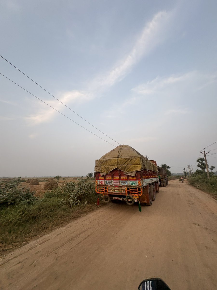 Srikant_x64's tweet photo. Please stop sand mafia

Fix the roads
Restore connectivity !
Before this goes out of control 

Everyone who happily voted for kutami already disappointed and in regret. We deserve good road.

Ragolu , Dusi, Dusi Peta, Kalivaram - Amadalavalasa Constituency 

@APDeputyCMO https://t.co/0wMgaDTcTh