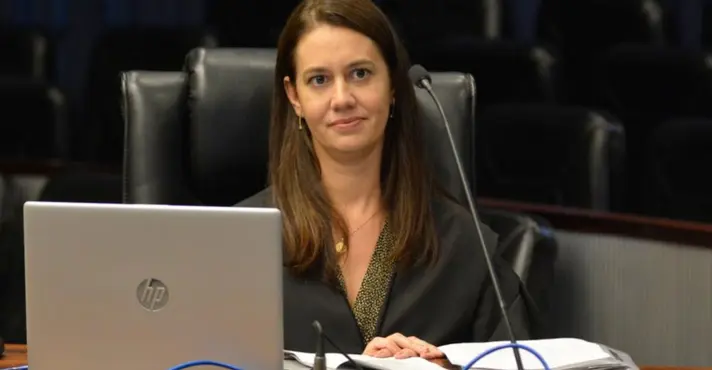 Namorada de Dirceu é advogada do Careca do INSS