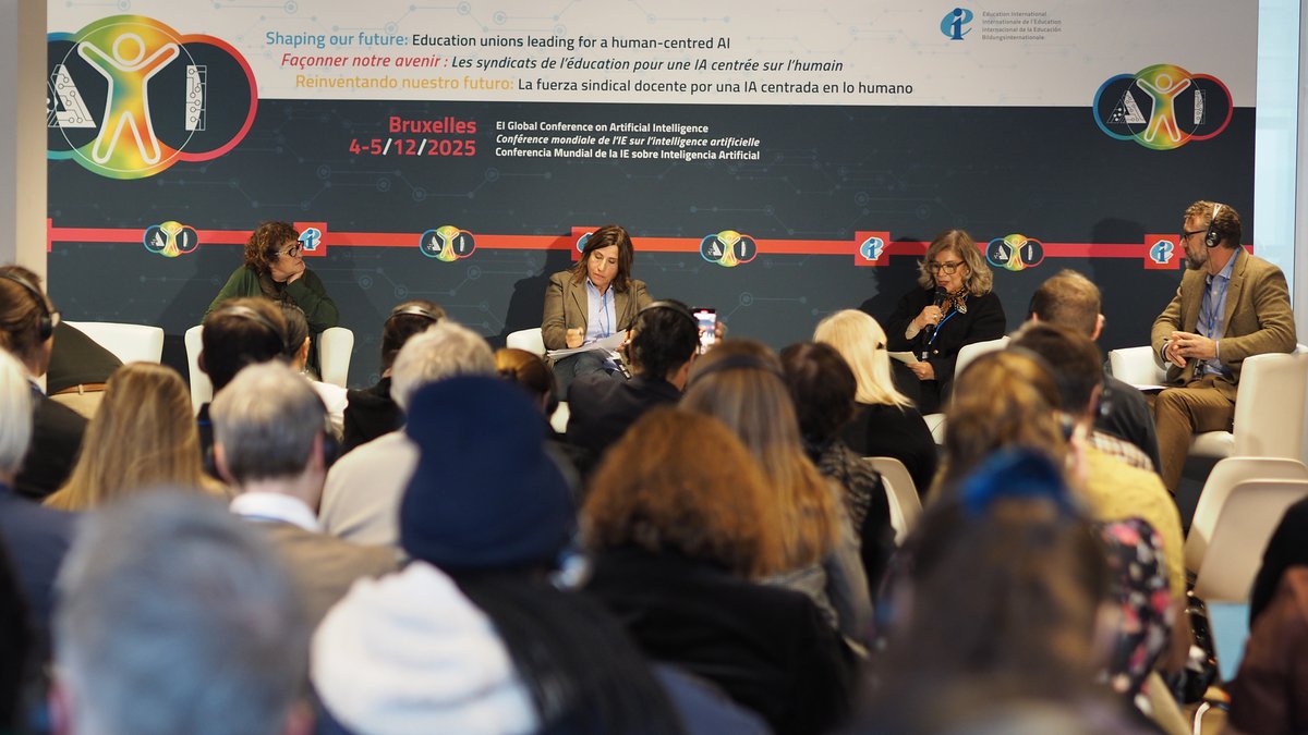 Education International tweet media