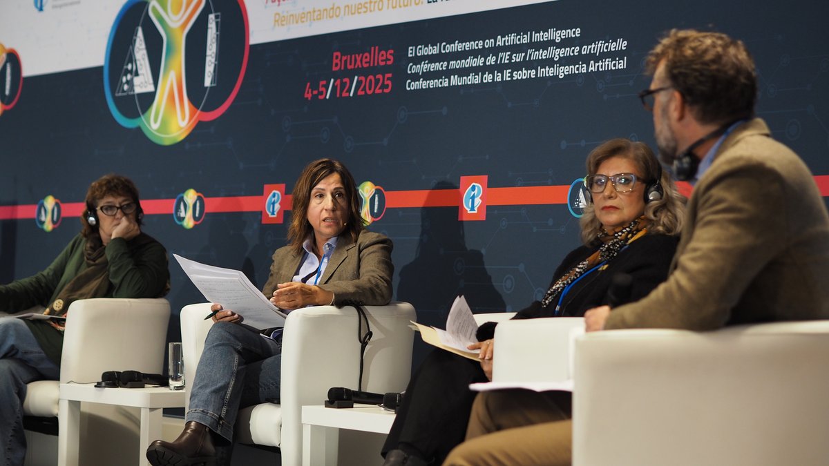 Education International tweet media