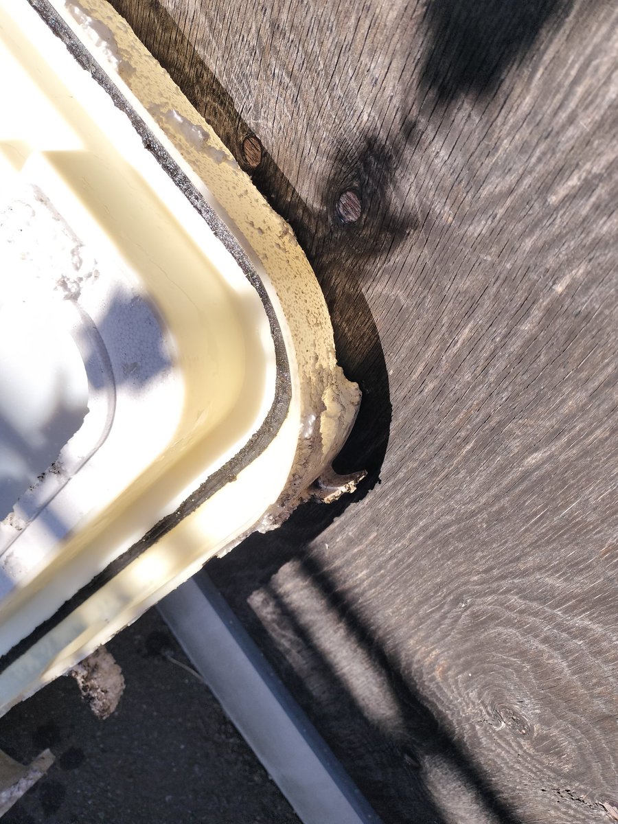 飲食店の天カセエアコンの中でネズミがパーツを食い荒らしてる事もある🐀
ネズミ駆除オススメしたけど「いや、ウチにネズミは入らないようにしてるんで大丈夫」って。
ぜんぜん話通じない。
伝え方が悪かったかなぁ。