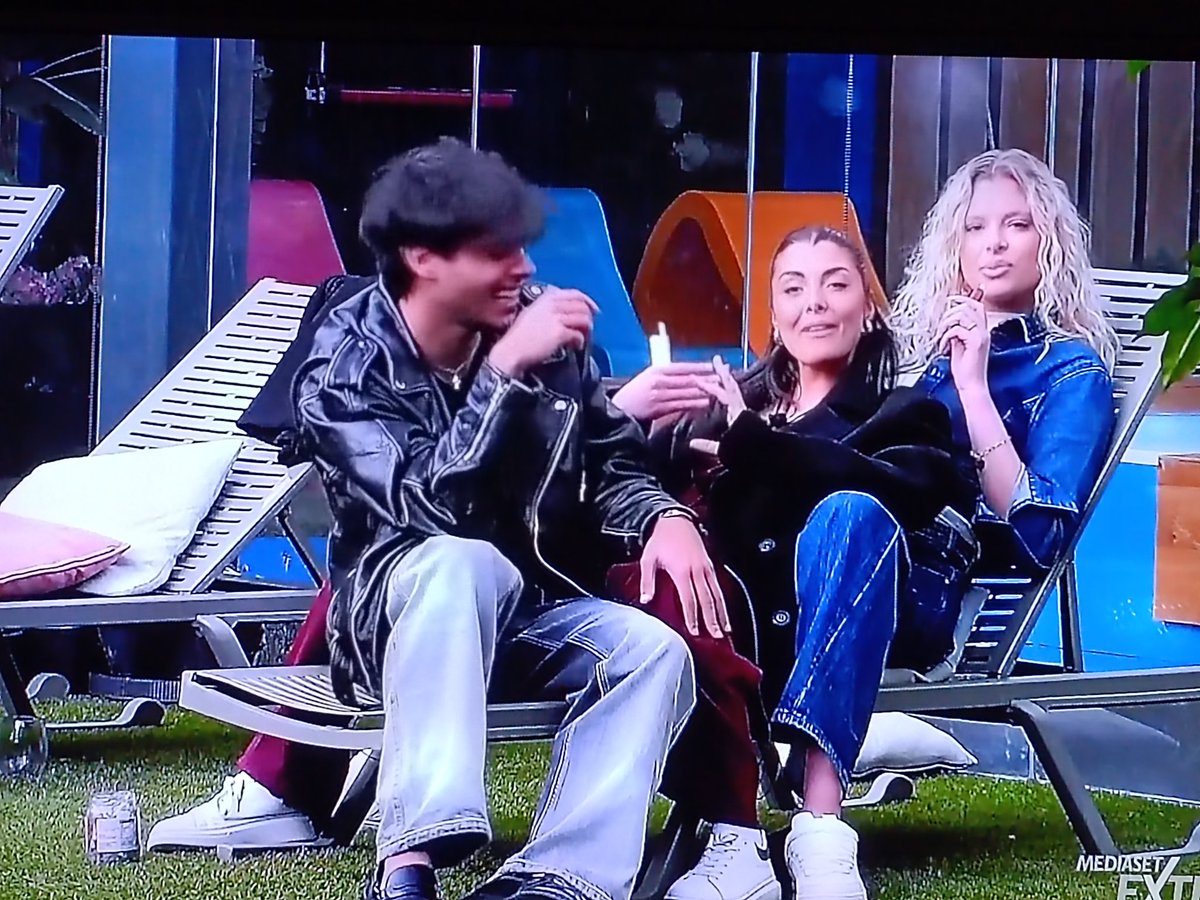 Sonolarosy tweet media