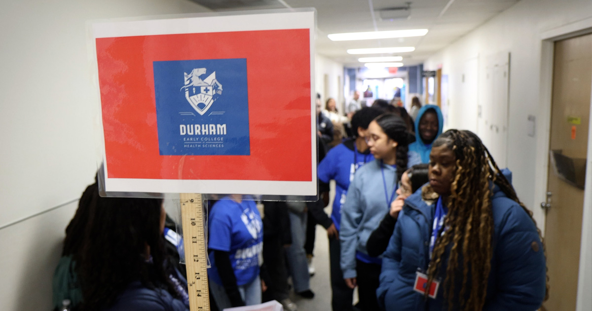 DukeHealth's tweet photo. Welcome Durham Early College of Health Sciences students to Duke Health! 
Hands-on experiences today are shaping tomorrow’s #FutureHealthcareHeroes -> 

The journey begins here: https://t.co/Ktl7XjuaaD  

#CommunityHealthDuke 
 
@DurhamPublicSch | @durhamtech | @BloombergDotOrg https://t.co/9SllZI0PBd