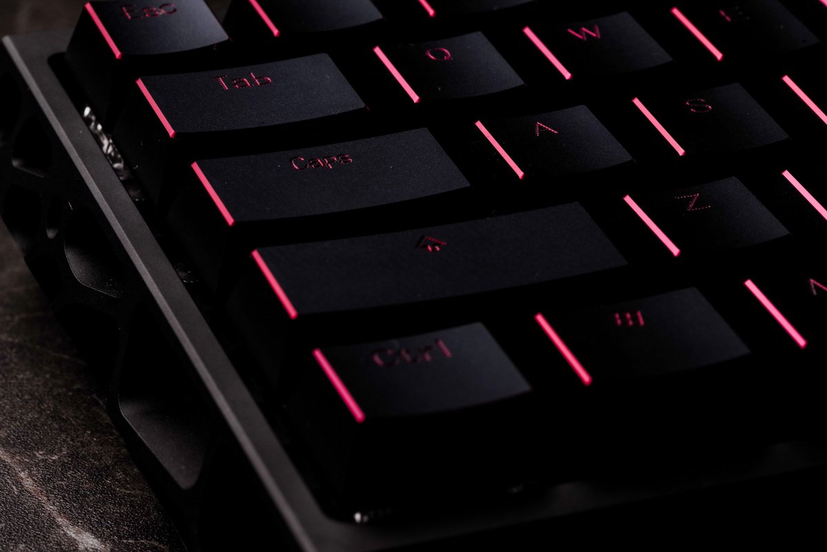 ── HiUM Metal Keycaps 61 / 64 / 68 ── ｜いつものキーボードを