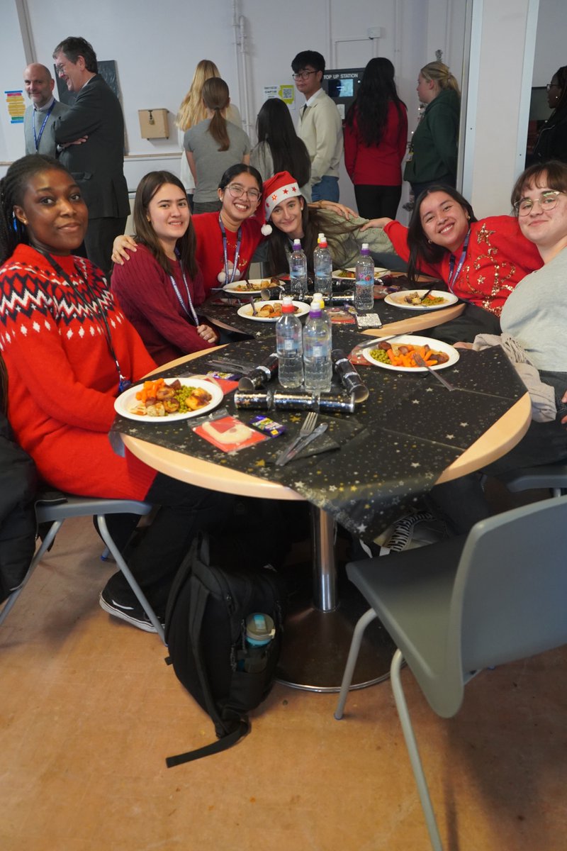 Oaklands C School tweet media