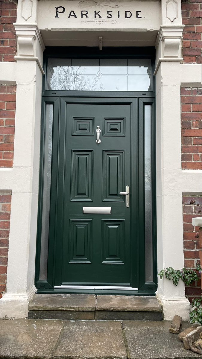 Loving the vibe! <a href="/GlassStudioUK/">The Glass House</a> 

Green isn’t just a colour, it’s a whole December mood. No wonder it is the colour of the month!

Come home to Palladio! #home