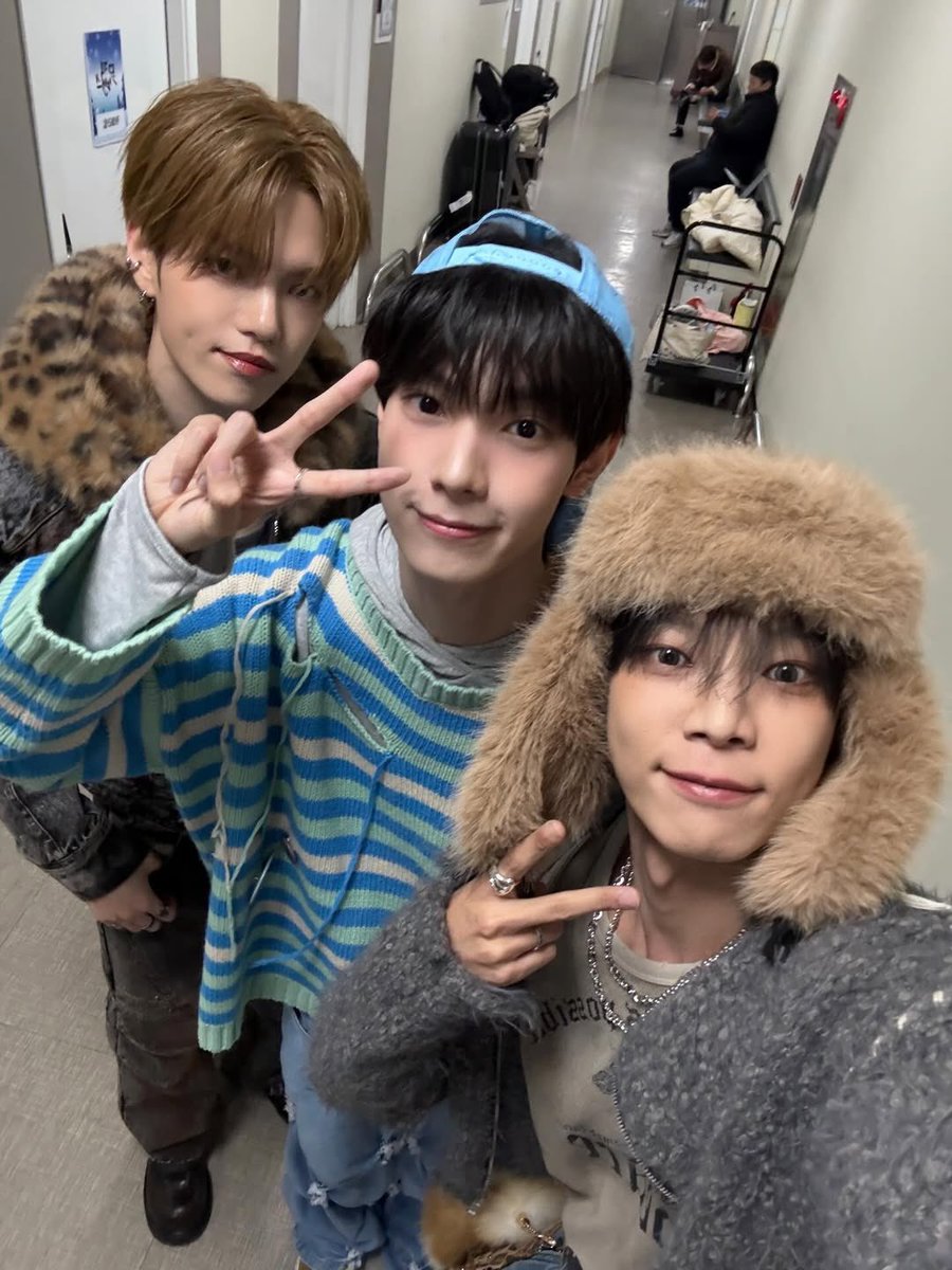 LIYUGLOBAL's tweet photo. [📸] 251205 — CHUEI LIYU UPDATE

VERIVERY's Dongheon posted pictures with Liyu on his instagram!

🔗https://t.co/Un765pwZzI

#CHUEILIYU #崔立于 #최립우 #SWEET_DREAM #UxYOUxU https://t.co/1CjihC40UT