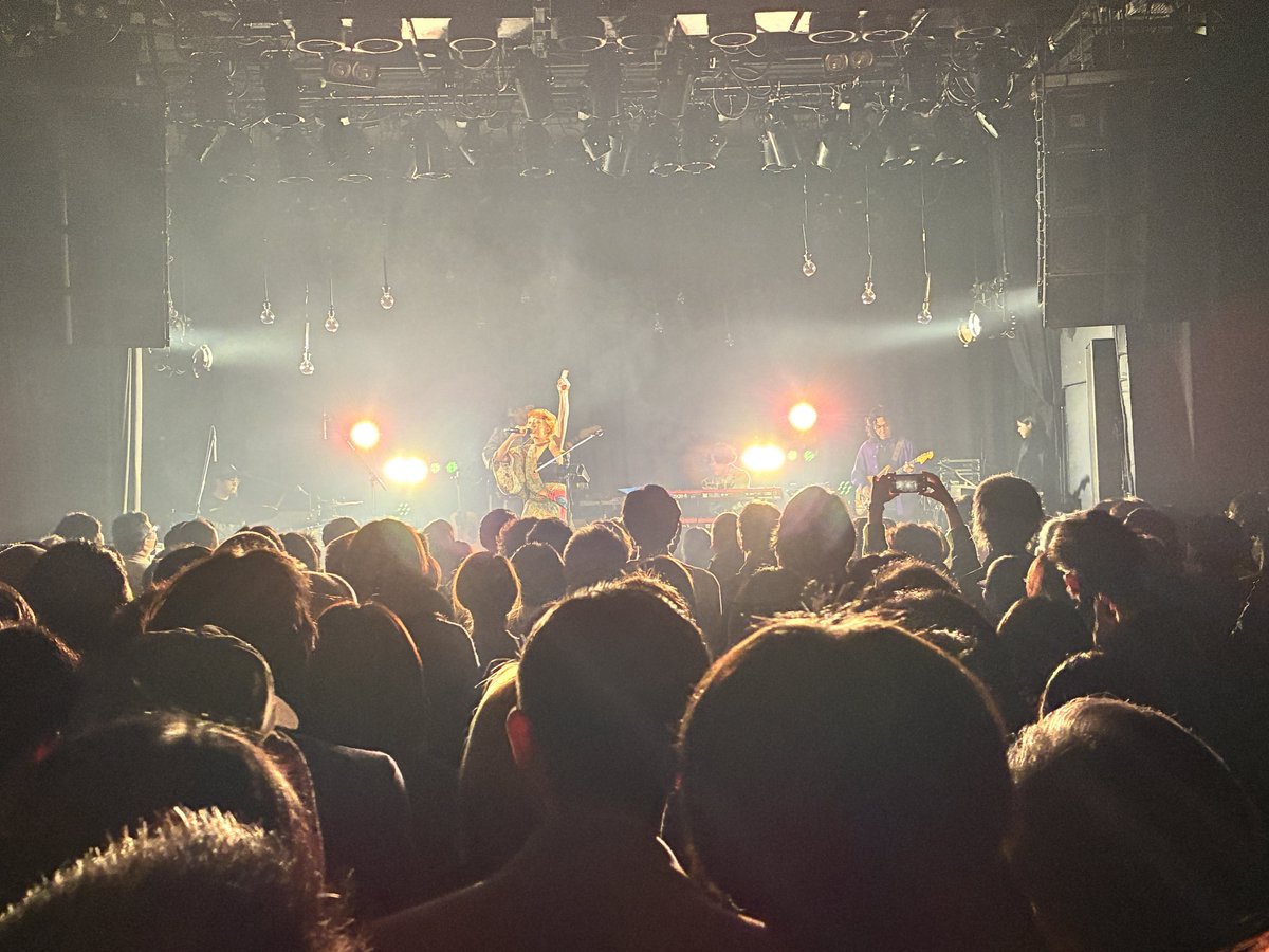 そして今日はモノンクルのライブを代官山UNITに初めて見に行った。これほどのレベルのバンドがホリプロにいることが嬉しい。