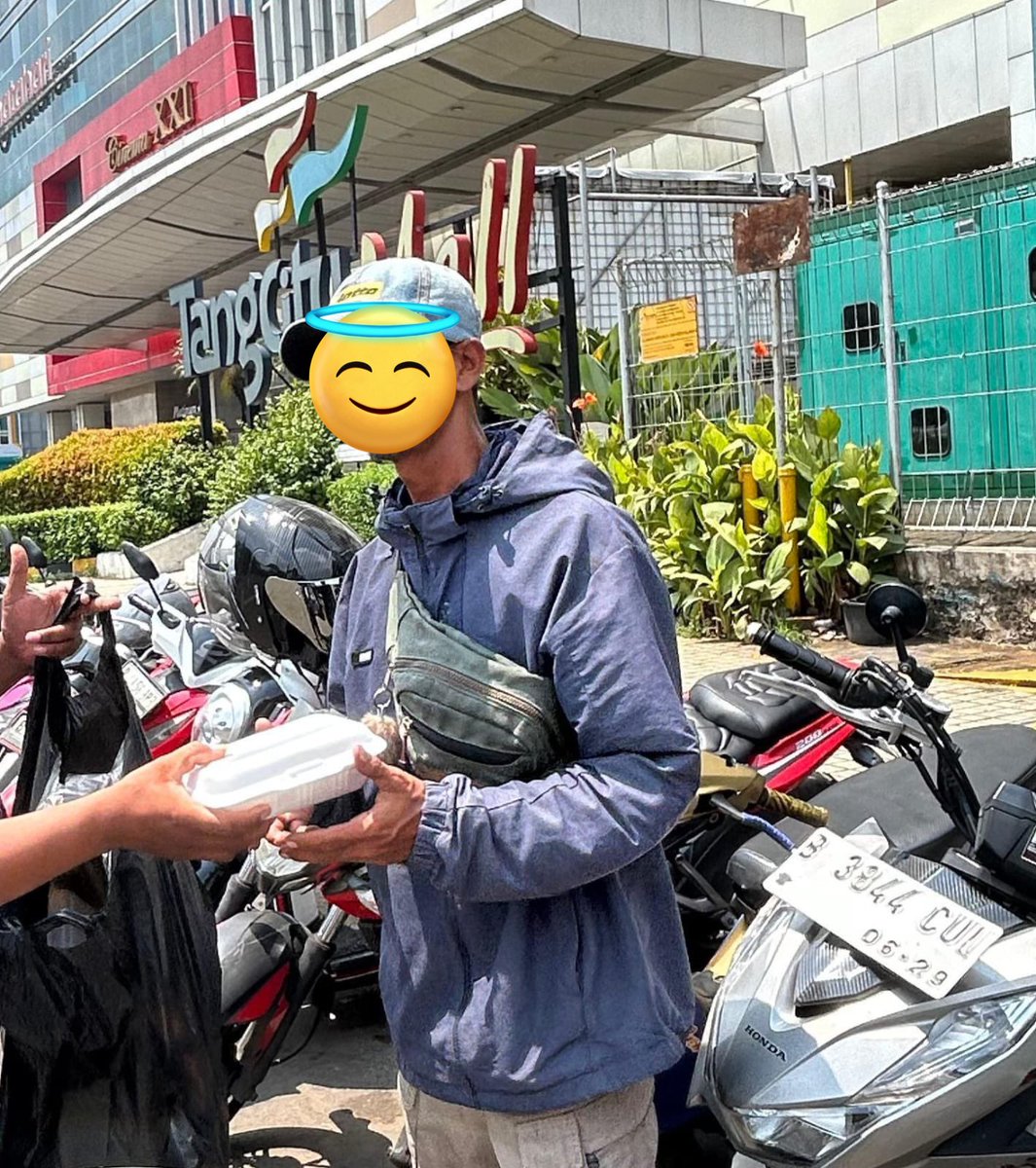 coffwetruffle's tweet photo. Jumat 5 Desember 2025 
50 Rice Bowl titipan berbagi Alhamdulillah sudah disalurkan  

Alhamdulillah terimakasih banyak teman teman X 🤍 jumat berkah titip berbagi https://t.co/ptZMnNNdTZ