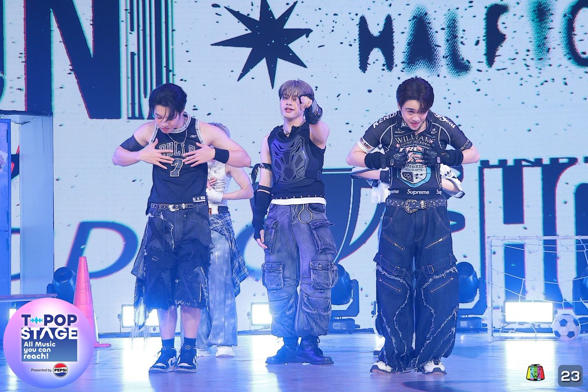 zurizz19's tweet image. #HOWLS_TH 
#HOWLS_NO2