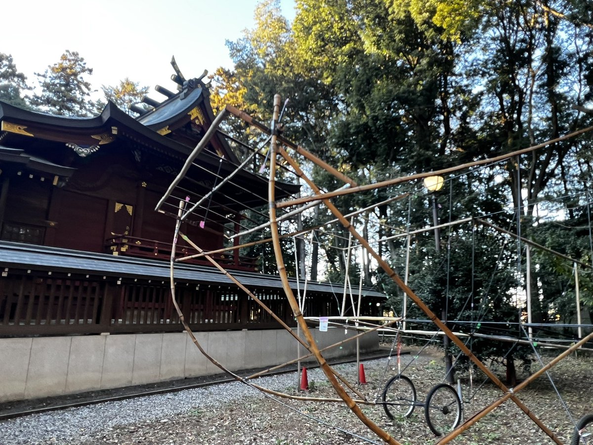 今日は北野天神社内「航空神社」にお邪魔しました。
かつて所沢陸軍飛行学校の校内神社として、のちに陸軍航空士官学校の校内社としてお祀りされていましたが、現在は北野天神社に奉遷されています。