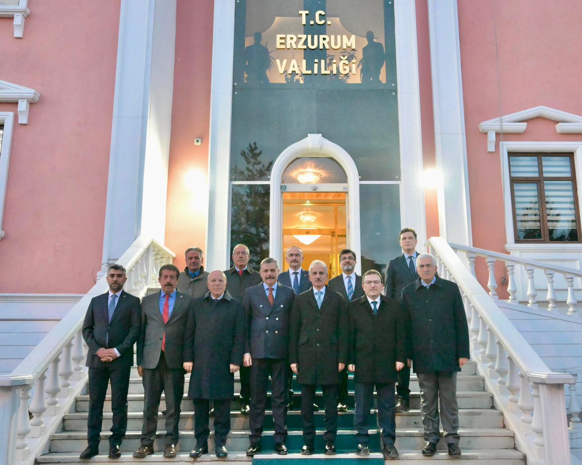 Erzurum Valiliği’ni ziyaret ederek, Valimiz Sn. <a href="/miamustafacftci/">Mustafa ÇİFTÇİ</a> ile bir araya geldik ve İl Koordinasyon Toplantısı gerçekleştirdik.

Anadolu’nun kilidi, Kafkasya’nın kapısı, doğunun incisi Erzurum’a son 23 yılda; 👇

🌉 İkizdere-İspir yolu üzerindeki Ovit ve Pirinkayalar Tüneli