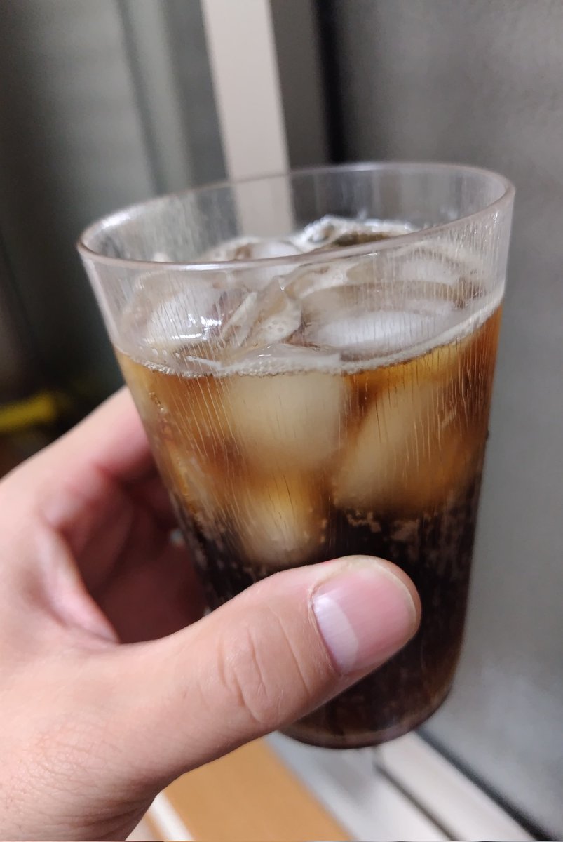 今週も毎日11時間勤務頑張りました💪
その中でも葛西先生の課題は毎日コツコツ積み重ねました😁
今夜もタバタや套路、軍格の練習をしましたが、金曜夜のルーティンで飲酒😊 今夜はコークハイ😁