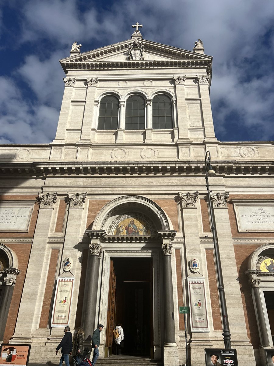 antopiccio70's tweet photo. Visita alla Basilica del Sacro Cuore (Via Marsala 42 – Roma), cuore dei Salesiani.
Voluta da Pio IX e completata da Don Bosco nel 1887, è un simbolo della loro missione educativa presente in 137 Paesi. https://t.co/8xmukn2NmV