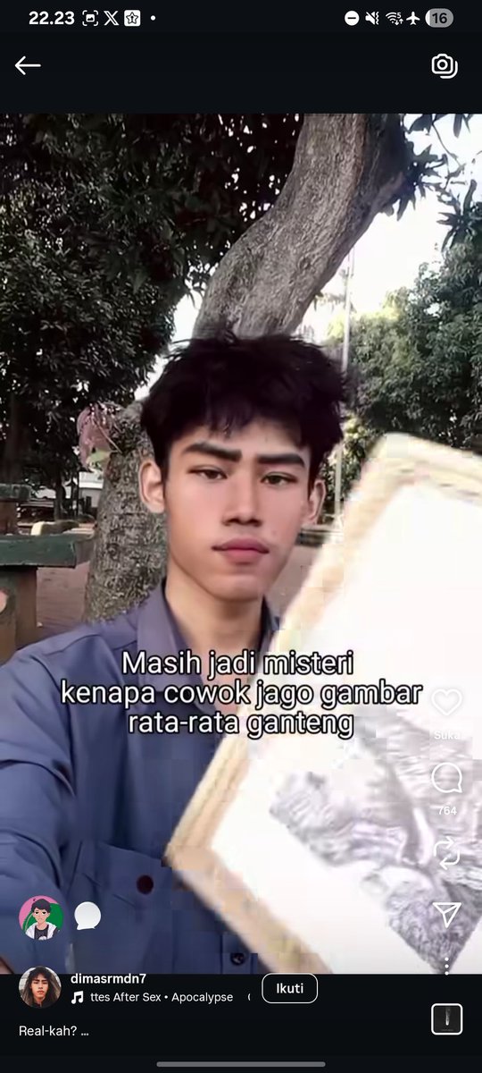 Kalian terima gak kalo comunity art di katain toxic cuma gara gara nge koreksi anatomi gambar nya dia 
Dia bilang *indo community art is toxic* tapi akun nya isi nya konten dia ngaku nsfw  arts wkwkkw.  Mana anatominya masih pleot.

#indonesianarts #art