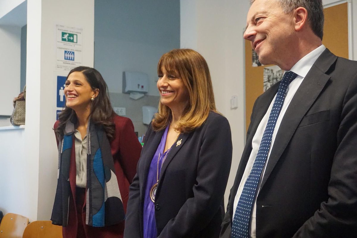 🇮🇹 Au cours de ma visite officielle en Italie, j’ai eu l’opportunité de découvrir le Lycée Chateaubriand de Rome, lieu d’excellence de notre réseau d’établissements scolaires à l’étranger. 

➡️ Aux côtés de la députée <a href="/CarolineYADAN/">Caroline Yadan</a>, nous avons notamment échangé avec les élèves,