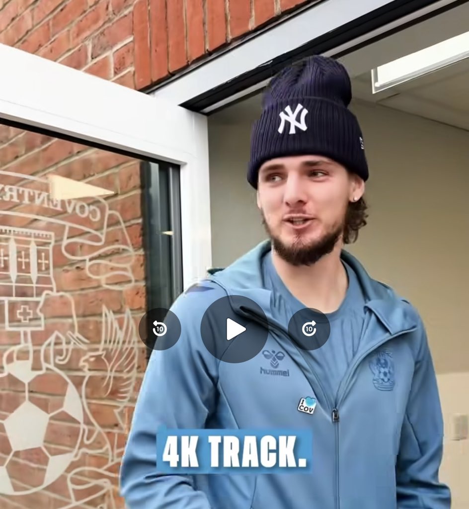 Aaron Ashmore tweet media